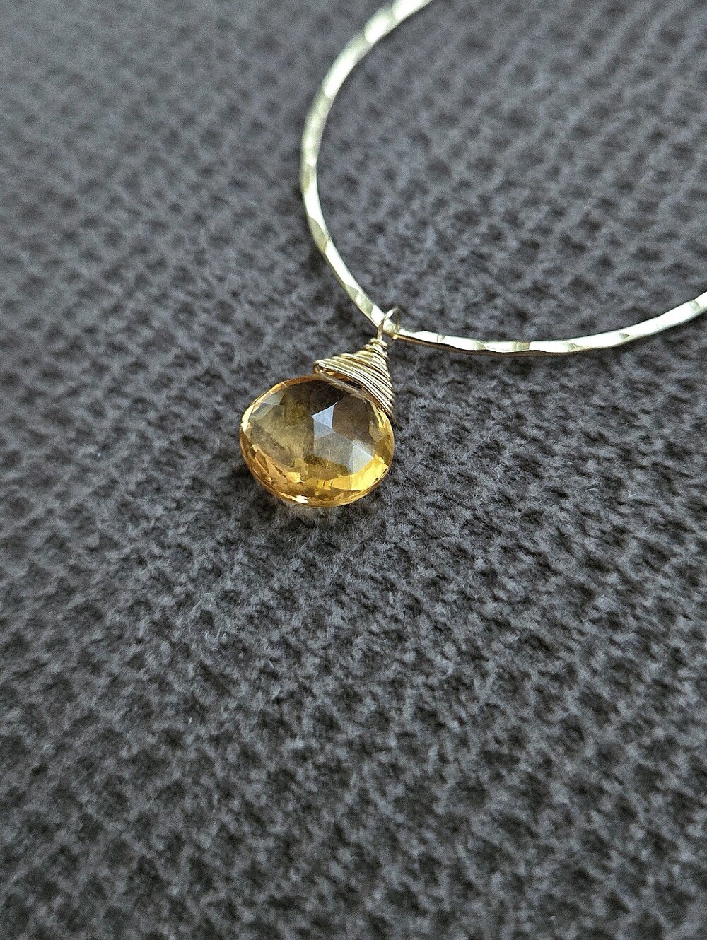 Hammered🔨 Gold💛 Open Ellipse Earrings With Dangling Citrine🧡 - NWOT - Picture 6 of 15
